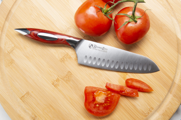 Rhineland Knife cutting tomatoes